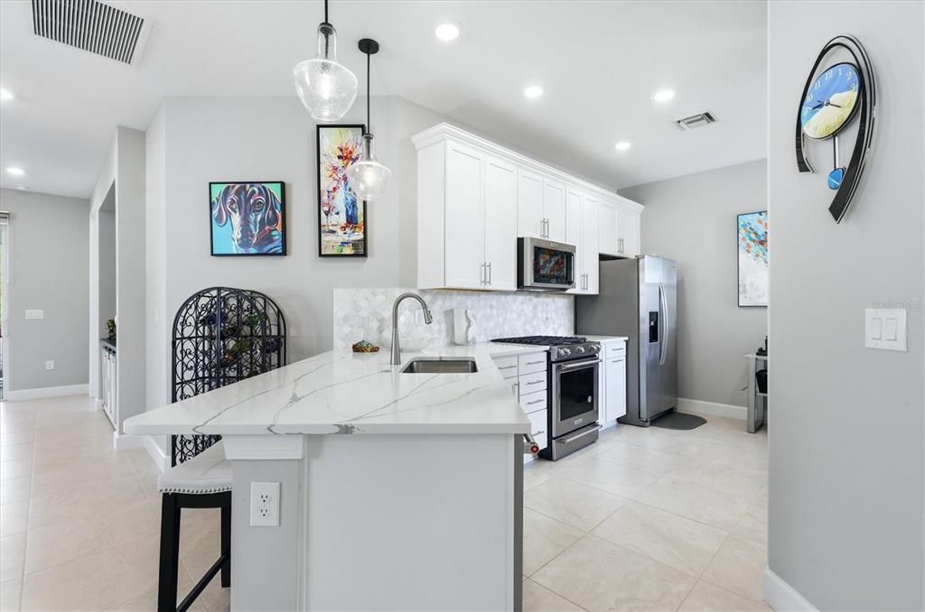 For Rent: $2,500 (2 beds, 2 baths, 1602 Square Feet)