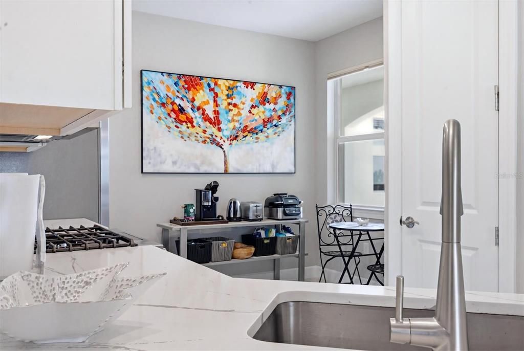For Rent: $2,500 (2 beds, 2 baths, 1602 Square Feet)