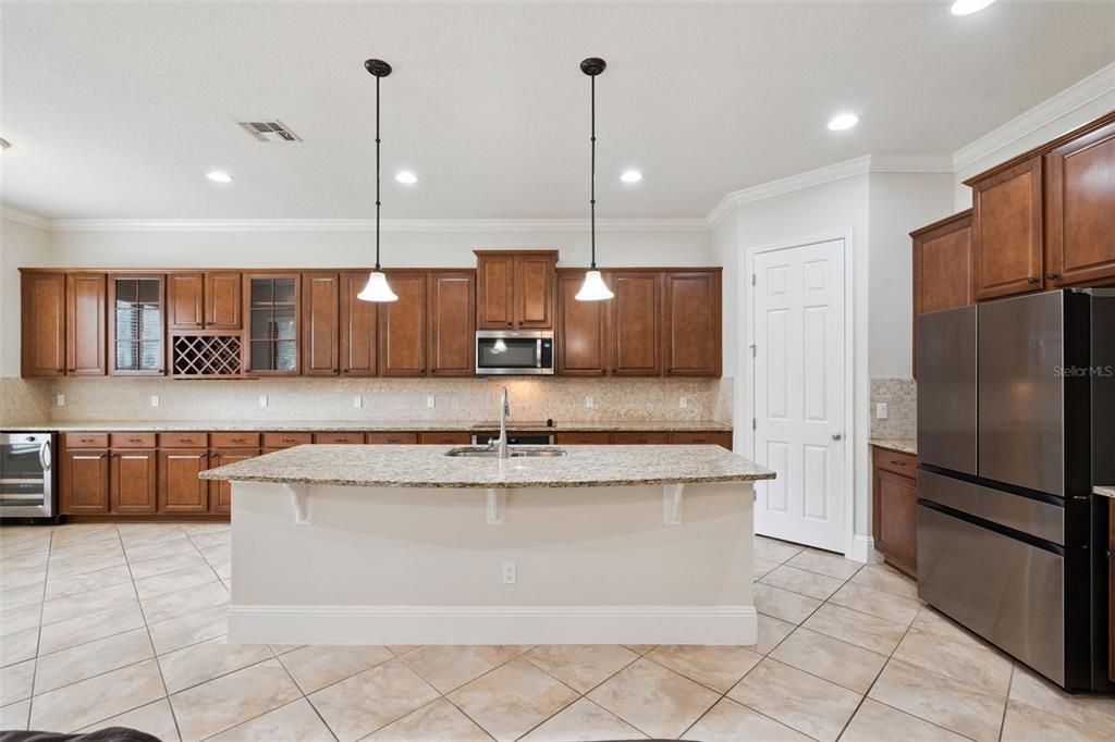 En Venta: $849,900 (4 camas, 3 baños, 3412 Pies cuadrados)
