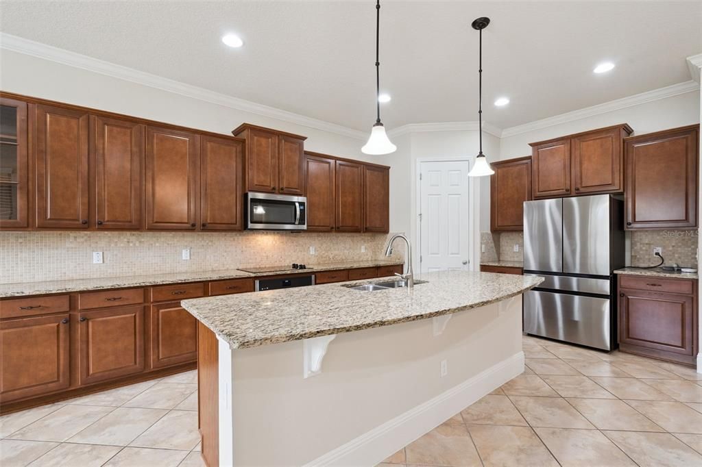 En Venta: $849,900 (4 camas, 3 baños, 3412 Pies cuadrados)