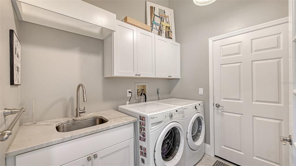 For Sale: $1,250,000 (3 beds, 3 baths, 2643 Square Feet)