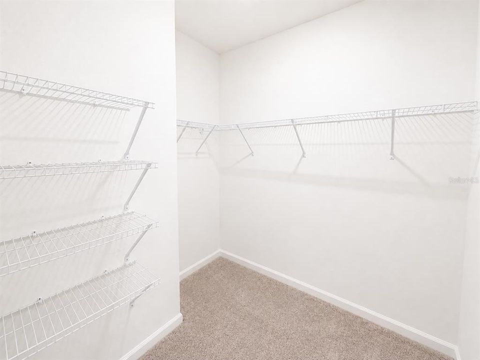 For Rent: $2,100 (3 beds, 2 baths, 1559 Square Feet)