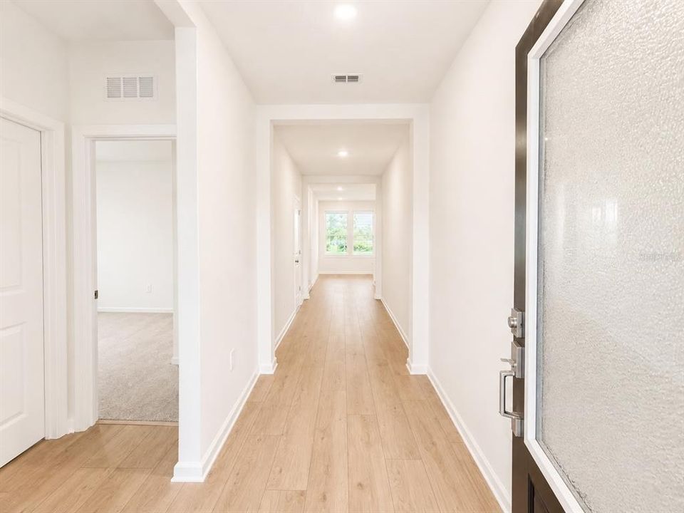 For Rent: $2,100 (3 beds, 2 baths, 1559 Square Feet)