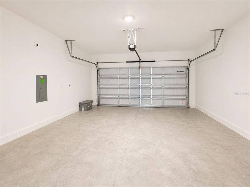 For Rent: $2,100 (3 beds, 2 baths, 1559 Square Feet)