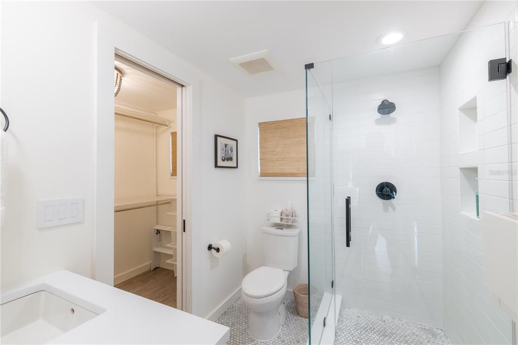 Activo con contrato: $599,000 (2 camas, 2 baños, 1020 Pies cuadrados)