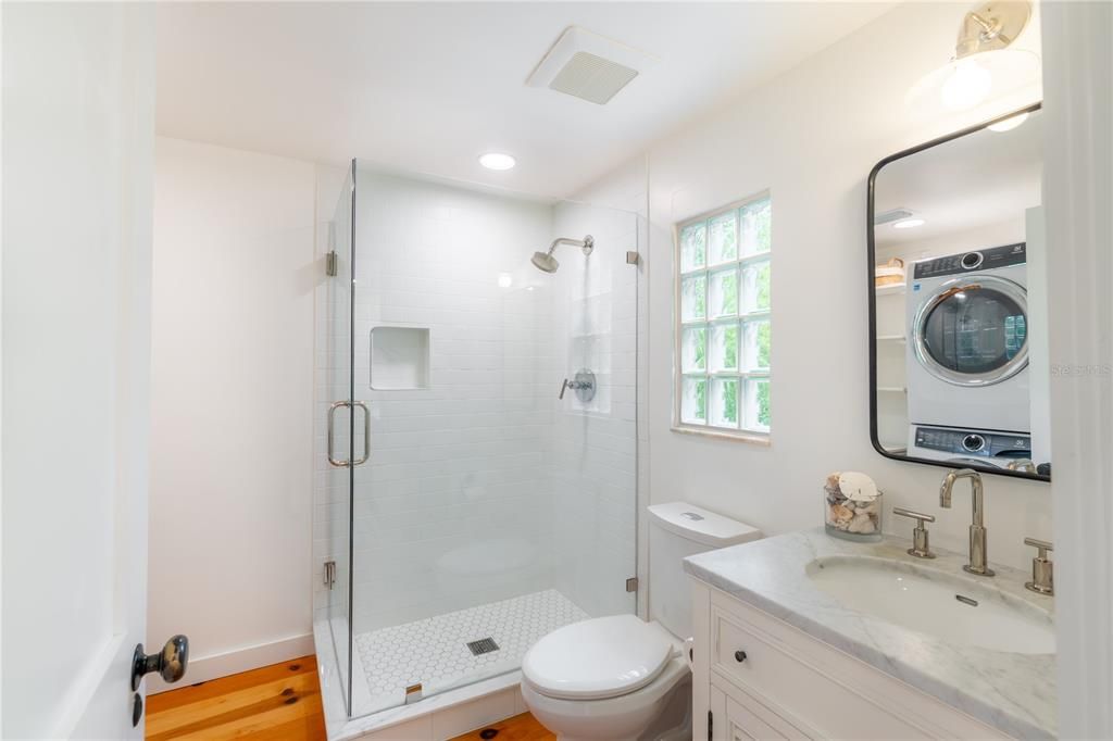Activo con contrato: $599,000 (2 camas, 2 baños, 1020 Pies cuadrados)