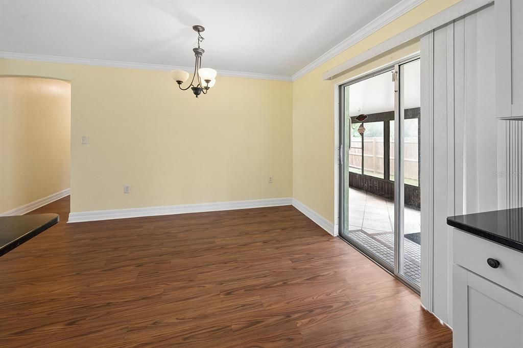 For Sale: $225,000 (3 beds, 1 baths, 1352 Square Feet)