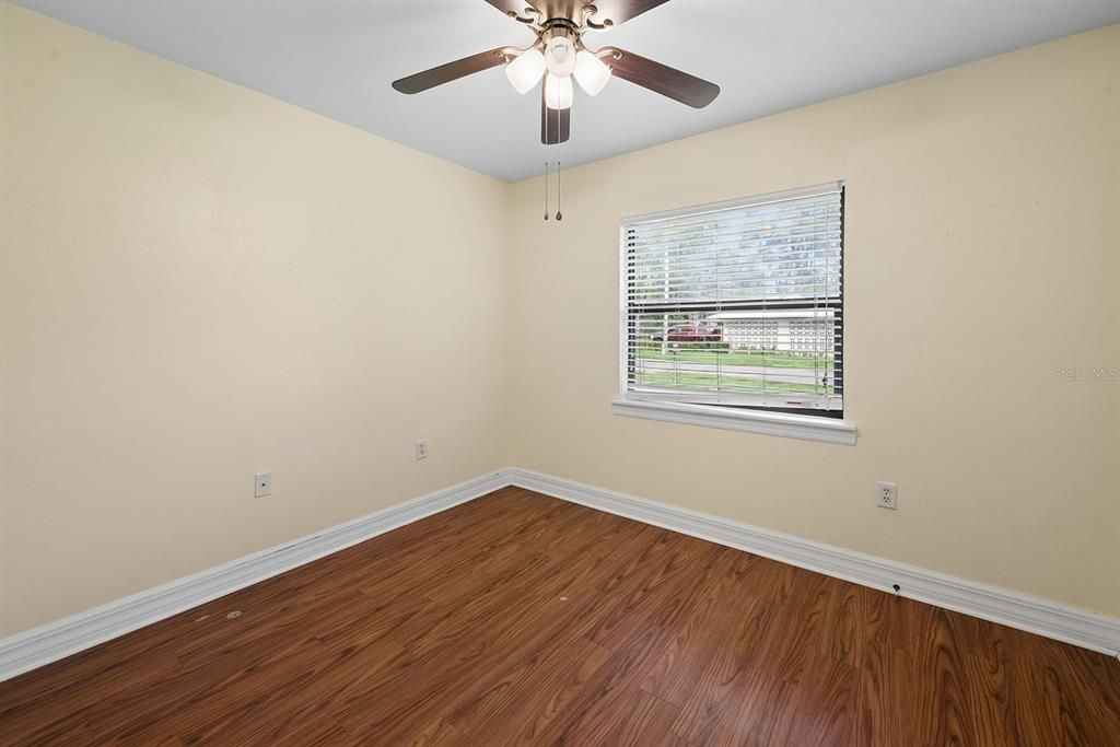 For Sale: $225,000 (3 beds, 1 baths, 1352 Square Feet)