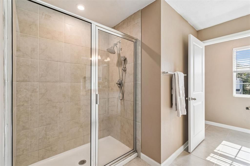 На продажу: $359,900 (3 спален, 2 ванн, 1848 Квадратных фут)