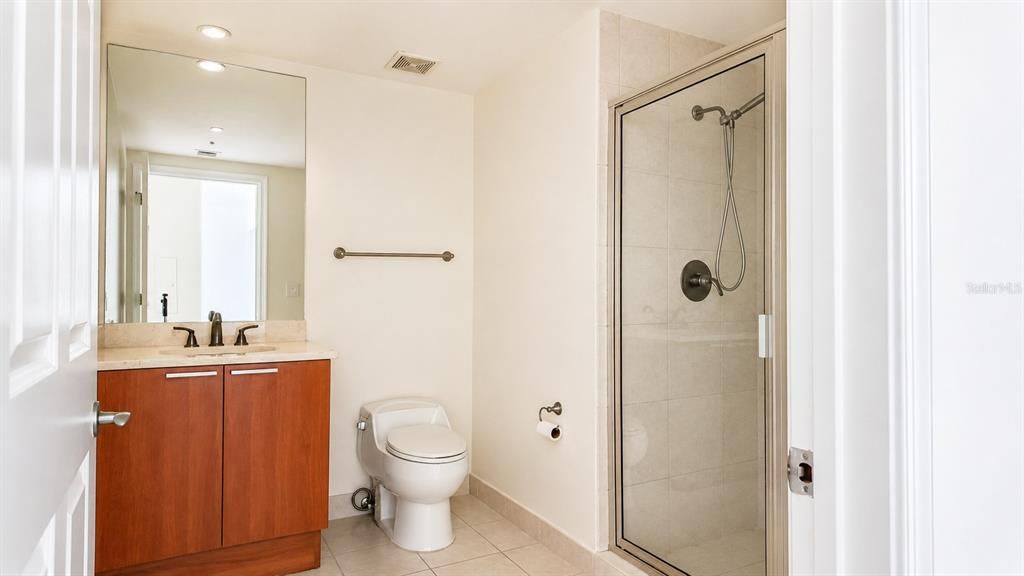 En Venta: $285,900 (2 camas, 2 baños, 1670 Pies cuadrados)