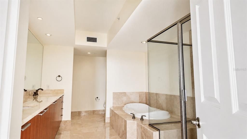 En Venta: $285,900 (2 camas, 2 baños, 1670 Pies cuadrados)