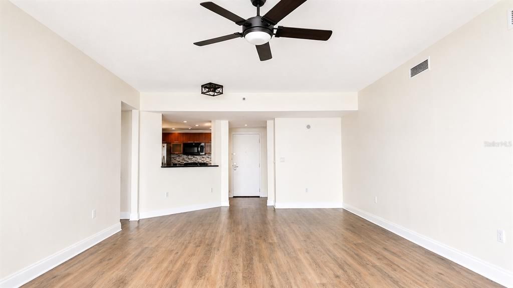 En Venta: $285,900 (2 camas, 2 baños, 1670 Pies cuadrados)