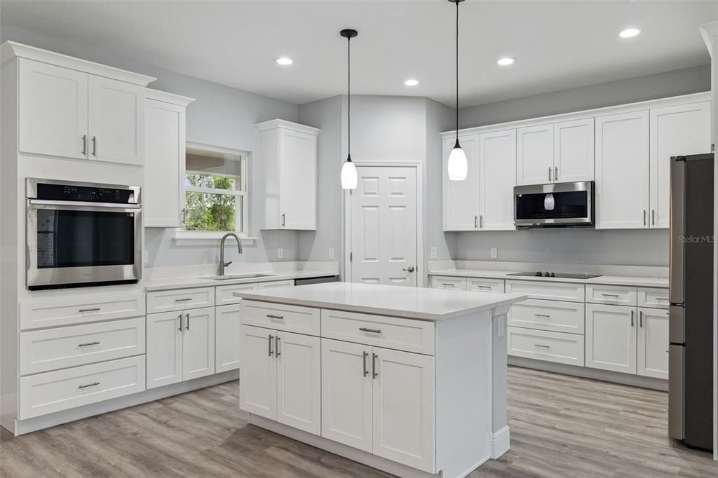 For Sale: $575,000 (4 beds, 3 baths, 2291 Square Feet)