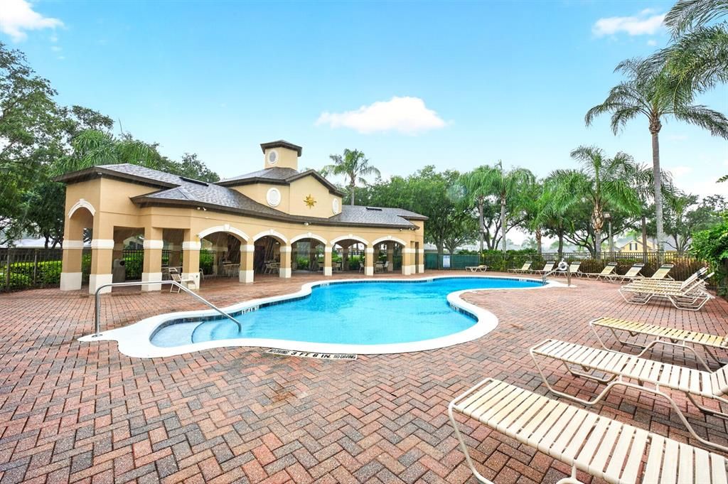 For Sale: $840,000 (6 beds, 3 baths, 3622 Square Feet)