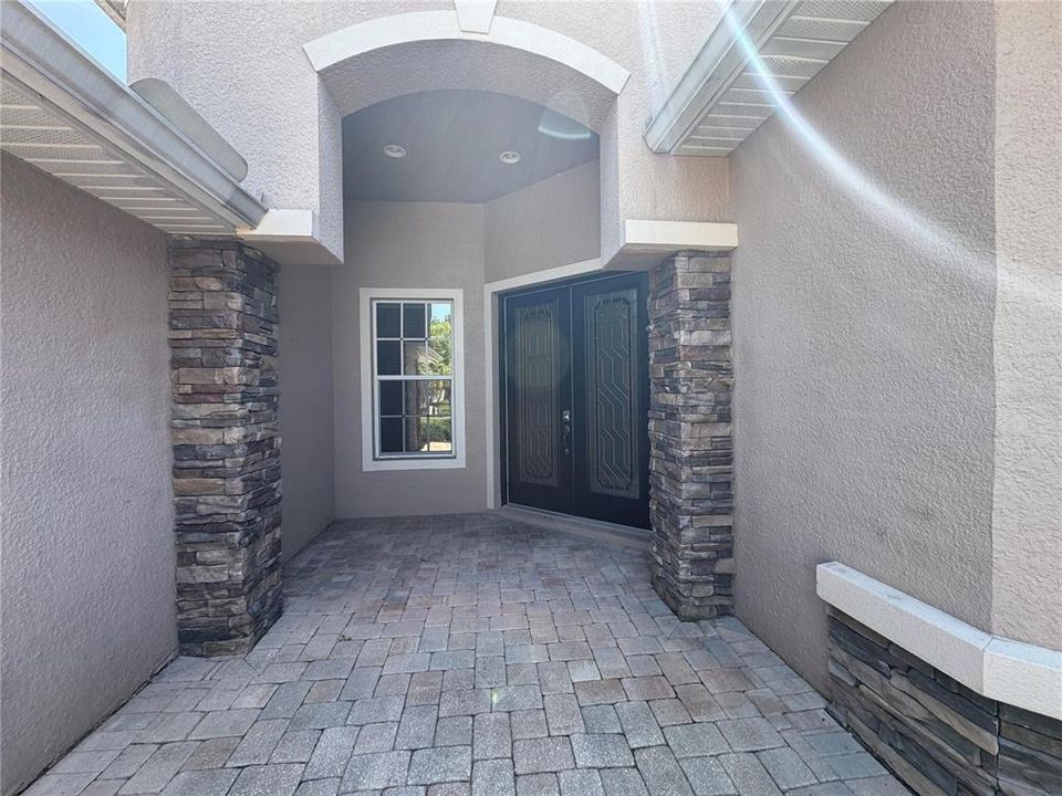 For Rent: $3,400 (4 beds, 3 baths, 3077 Square Feet)