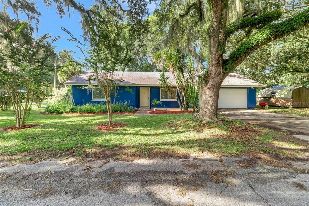 For Sale: $199,999 (2 beds, 1 baths, 1082 Square Feet)