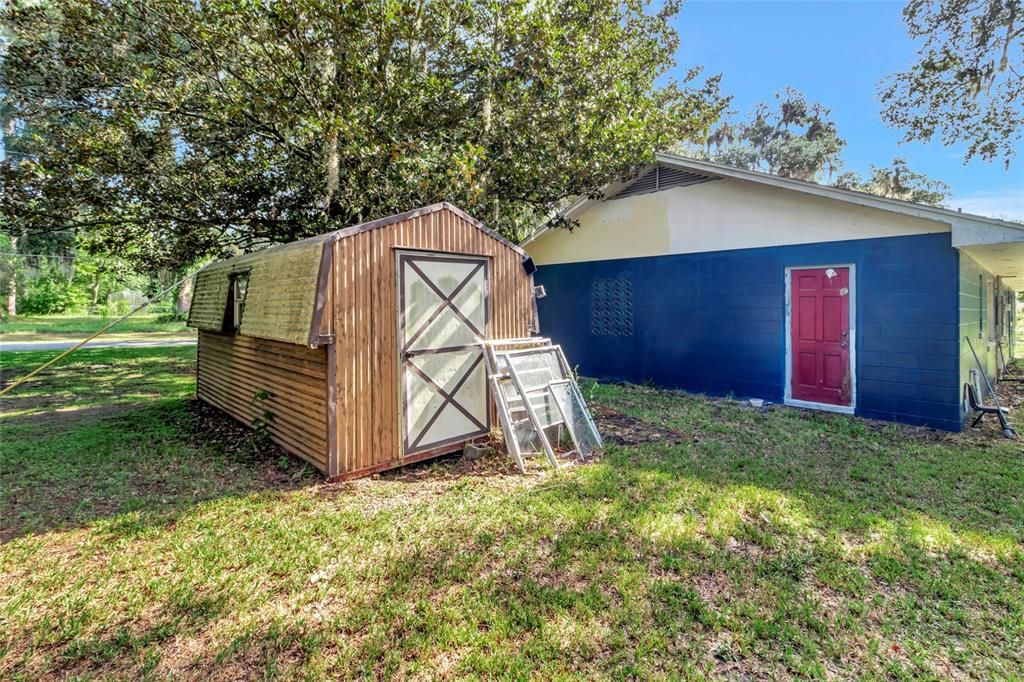 For Sale: $199,999 (2 beds, 1 baths, 1082 Square Feet)