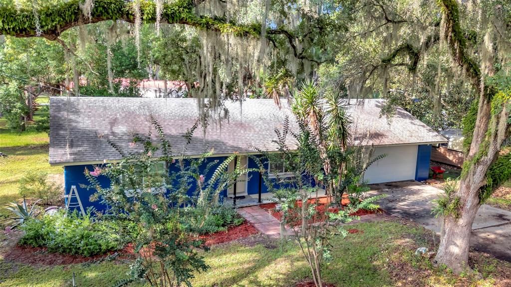 For Sale: $199,999 (2 beds, 1 baths, 1082 Square Feet)