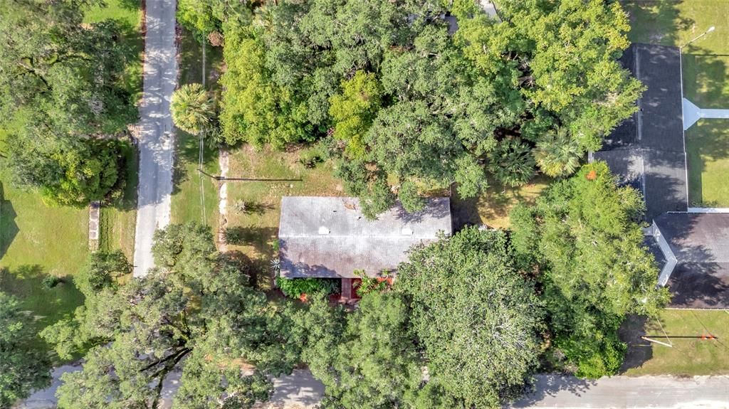 For Sale: $199,999 (2 beds, 1 baths, 1082 Square Feet)