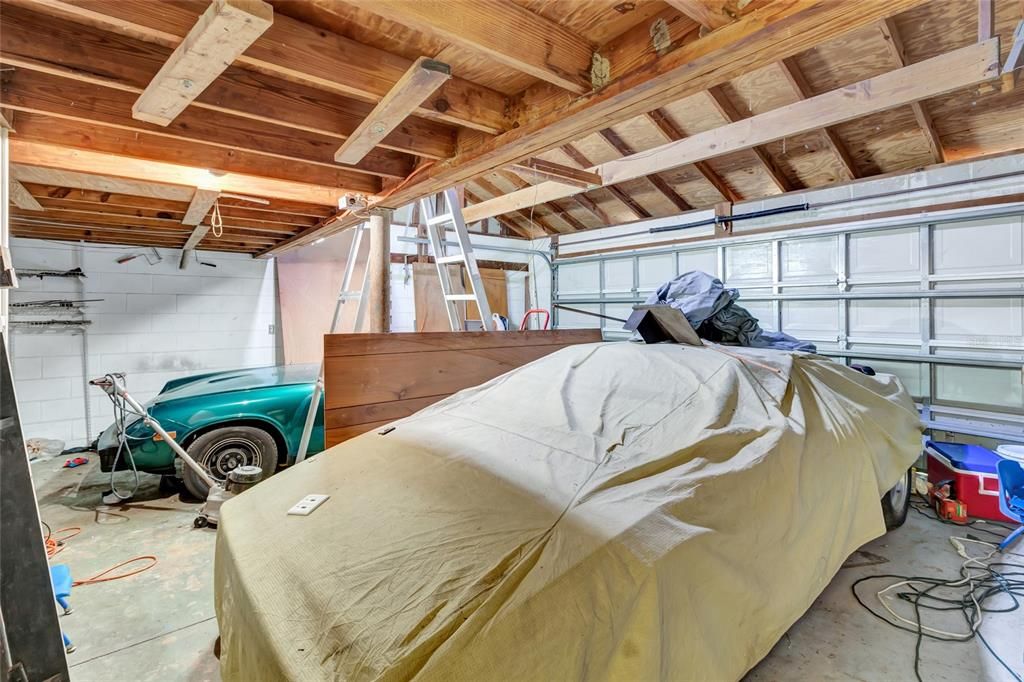 For Sale: $199,999 (2 beds, 1 baths, 1082 Square Feet)