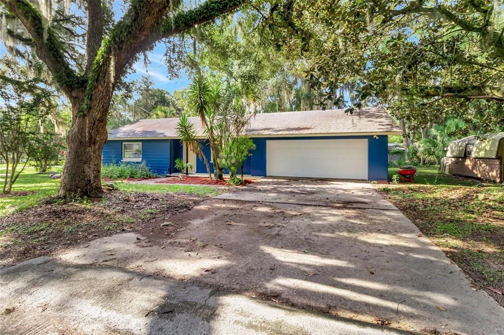 For Sale: $199,999 (2 beds, 1 baths, 1082 Square Feet)