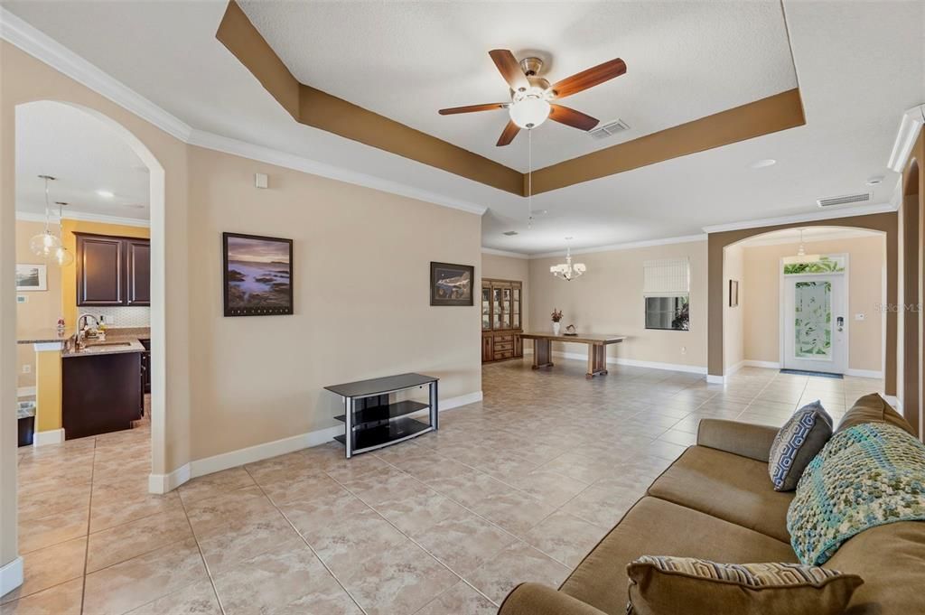 En Venta: $524,900 (5 camas, 3 baños, 2996 Pies cuadrados)