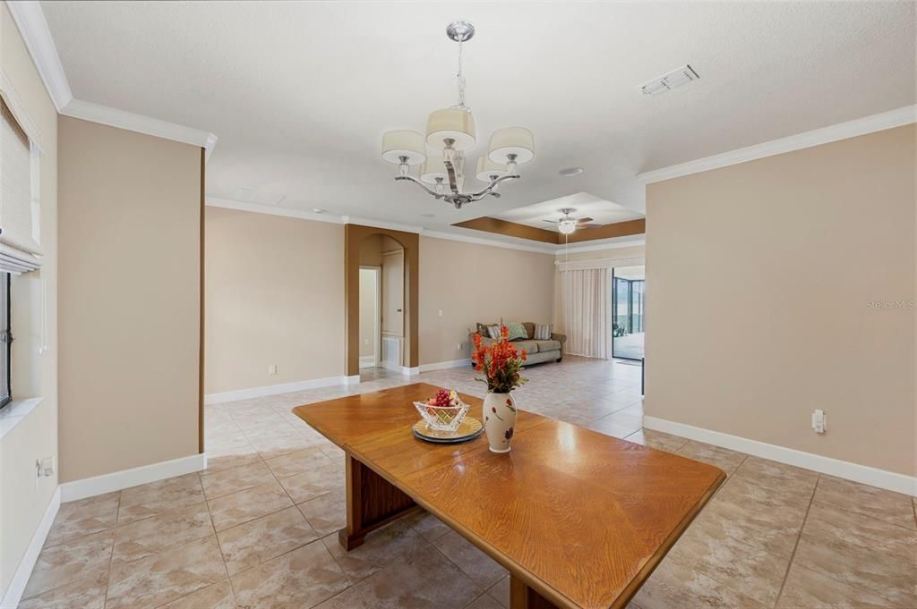 En Venta: $524,900 (5 camas, 3 baños, 2996 Pies cuadrados)