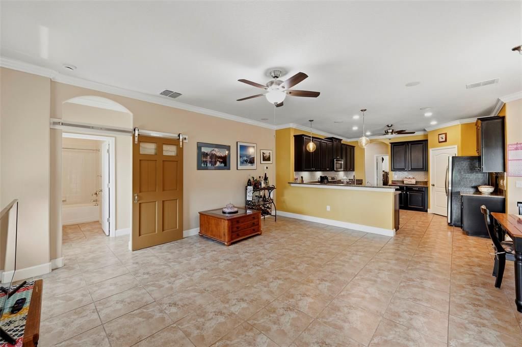 En Venta: $524,900 (5 camas, 3 baños, 2996 Pies cuadrados)