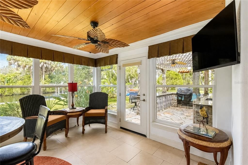 En Venta: $799,000 (4 camas, 2 baños, 2095 Pies cuadrados)