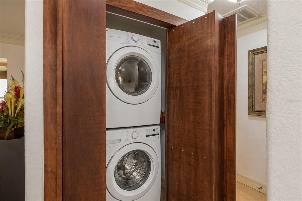 En Venta: $799,000 (4 camas, 2 baños, 2095 Pies cuadrados)
