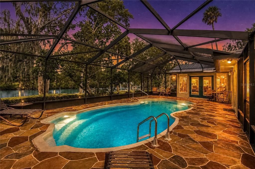 En Venta: $799,000 (4 camas, 2 baños, 2095 Pies cuadrados)