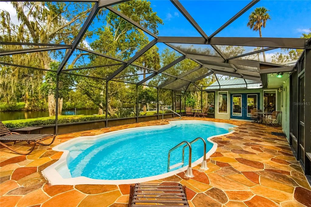 En Venta: $799,000 (4 camas, 2 baños, 2095 Pies cuadrados)
