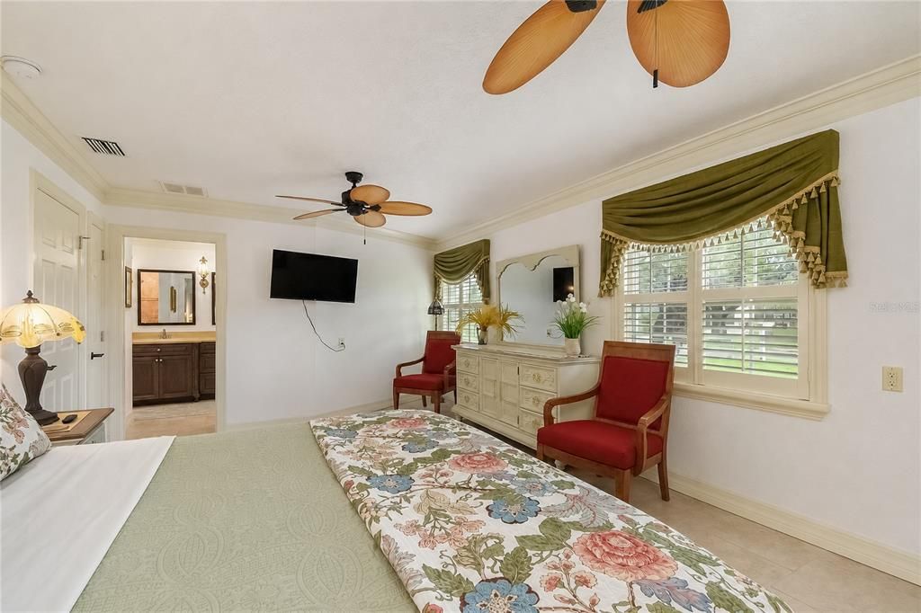 En Venta: $799,000 (4 camas, 2 baños, 2095 Pies cuadrados)