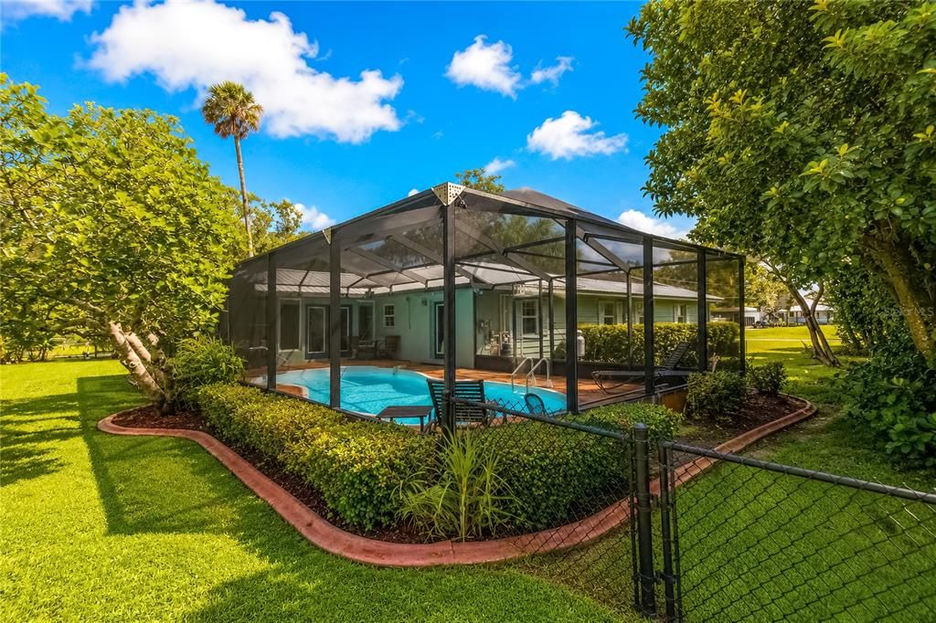 En Venta: $799,000 (4 camas, 2 baños, 2095 Pies cuadrados)
