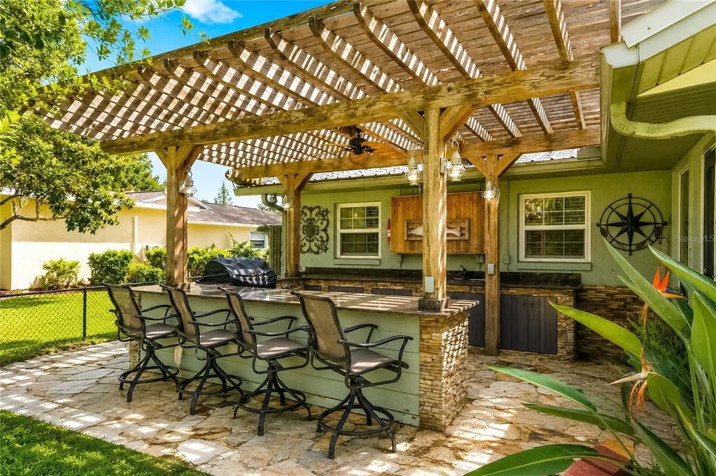 En Venta: $799,000 (4 camas, 2 baños, 2095 Pies cuadrados)