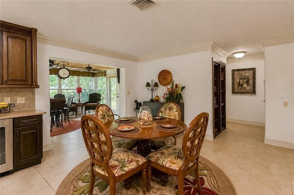 En Venta: $799,000 (4 camas, 2 baños, 2095 Pies cuadrados)