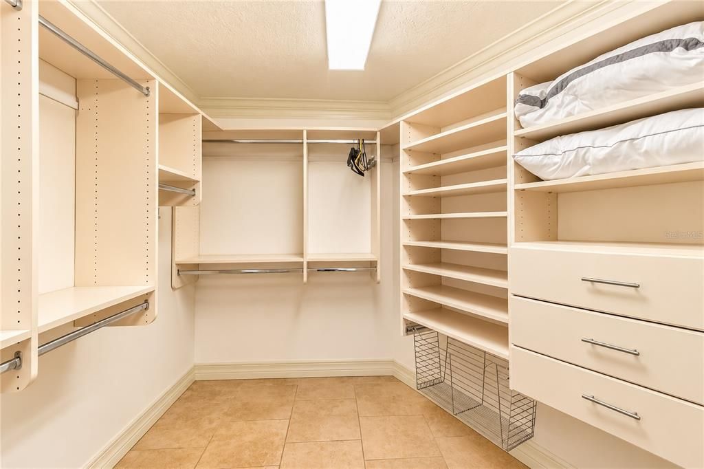 En Venta: $799,000 (4 camas, 2 baños, 2095 Pies cuadrados)