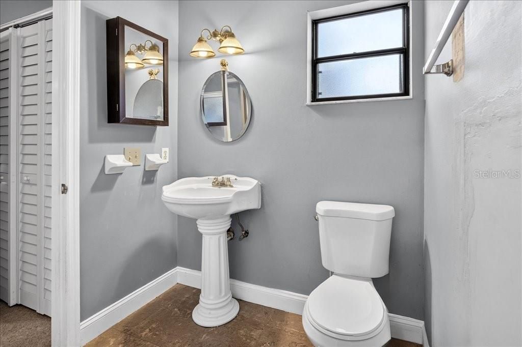For Sale: $275,000 (2 beds, 2 baths, 1440 Square Feet)