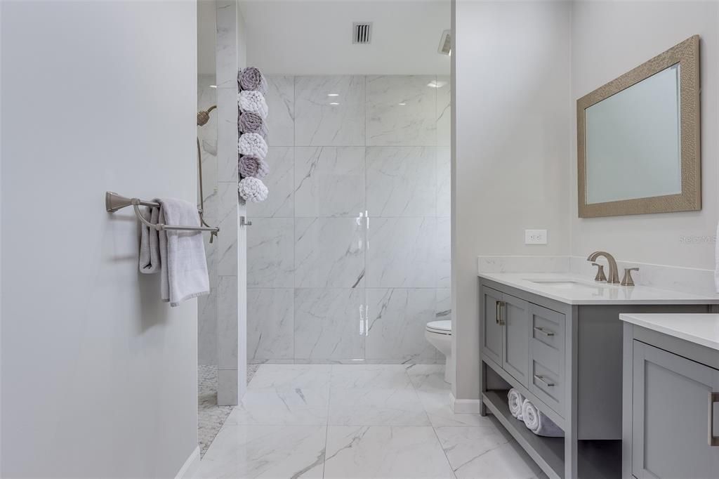 En Venta: $499,900 (3 camas, 3 baños, 1935 Pies cuadrados)