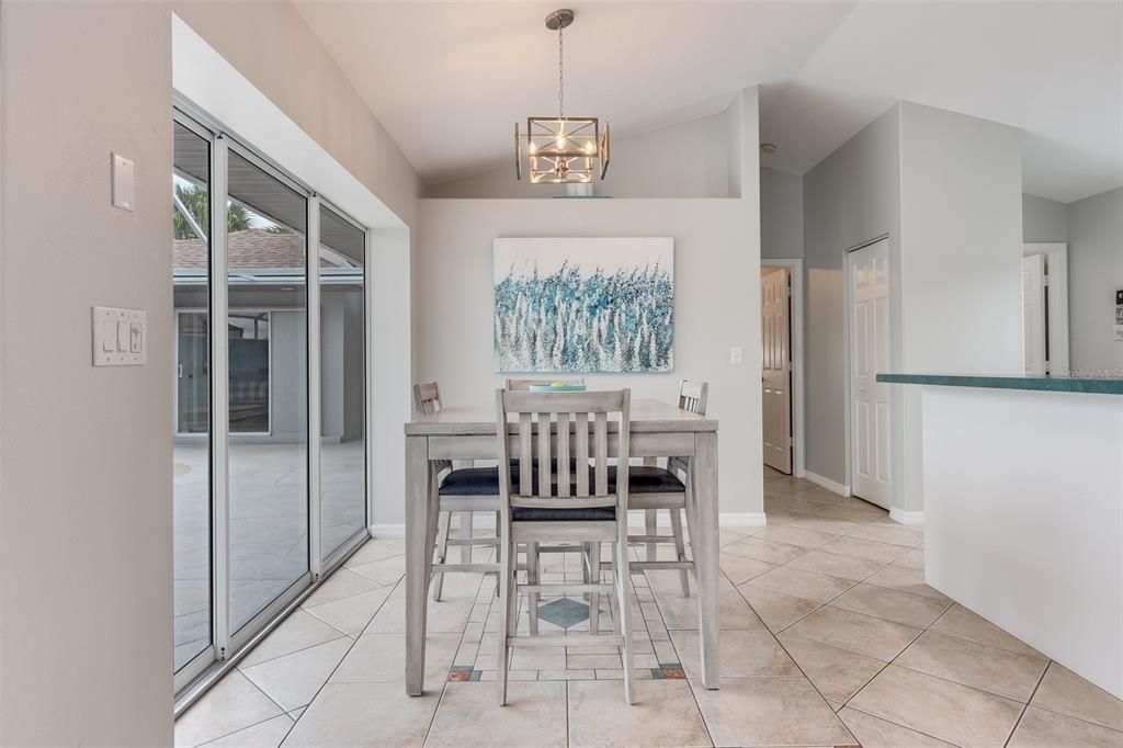 En Venta: $499,900 (3 camas, 3 baños, 1935 Pies cuadrados)