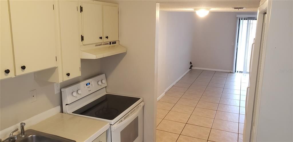 For Sale: $134,995 (2 beds, 1 baths, 1032 Square Feet)