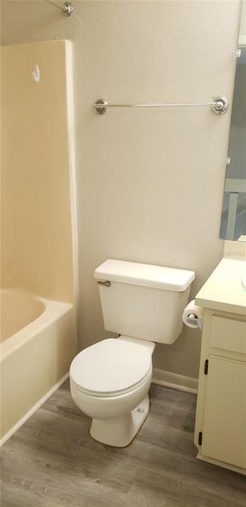 For Sale: $134,995 (2 beds, 1 baths, 1032 Square Feet)