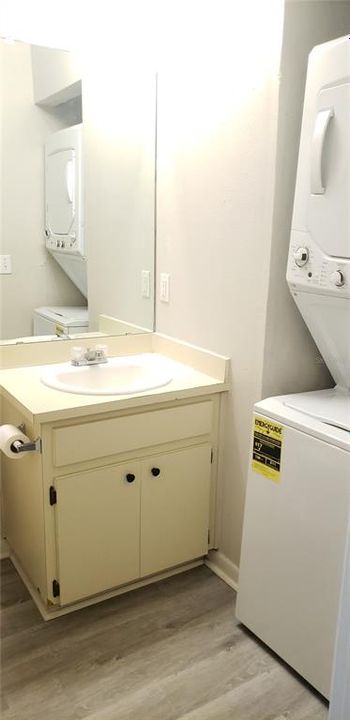 For Sale: $134,995 (2 beds, 1 baths, 1032 Square Feet)