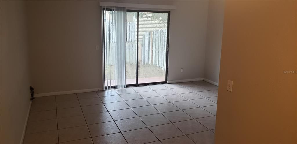 For Sale: $134,995 (2 beds, 1 baths, 1032 Square Feet)