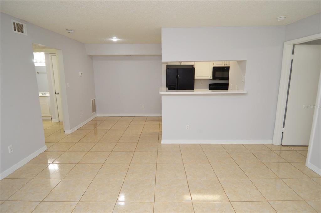 For Rent: $1,600 (2 beds, 2 baths, 1007 Square Feet)