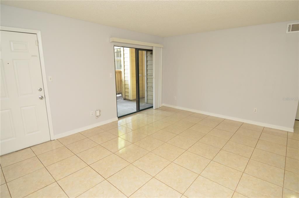For Rent: $1,600 (2 beds, 2 baths, 1007 Square Feet)