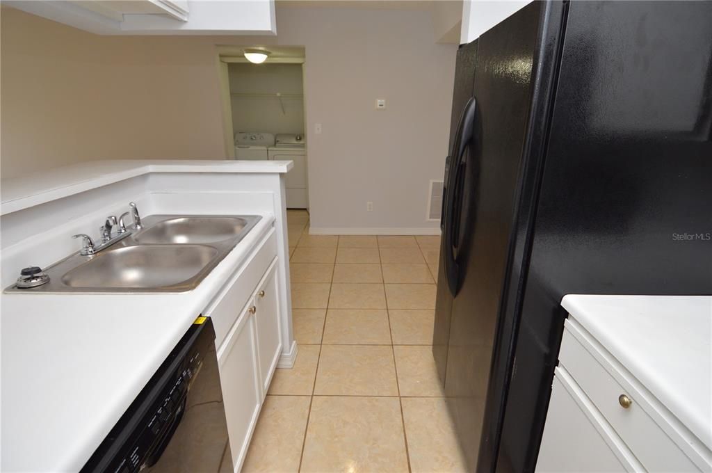 For Rent: $1,600 (2 beds, 2 baths, 1007 Square Feet)