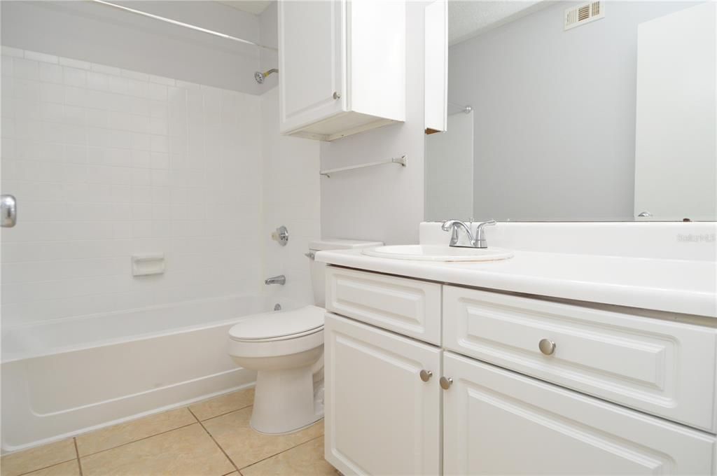 For Rent: $1,600 (2 beds, 2 baths, 1007 Square Feet)