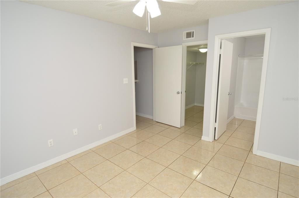 For Rent: $1,600 (2 beds, 2 baths, 1007 Square Feet)