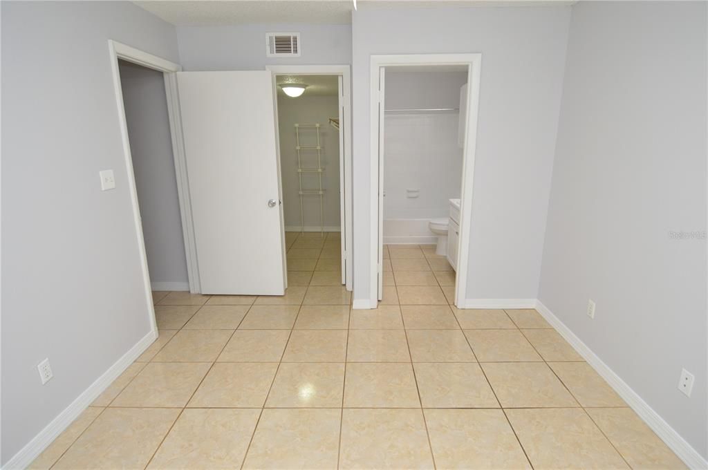 For Rent: $1,600 (2 beds, 2 baths, 1007 Square Feet)